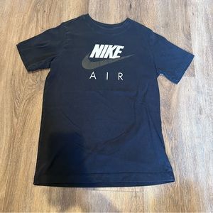 Nike boys black tshirt